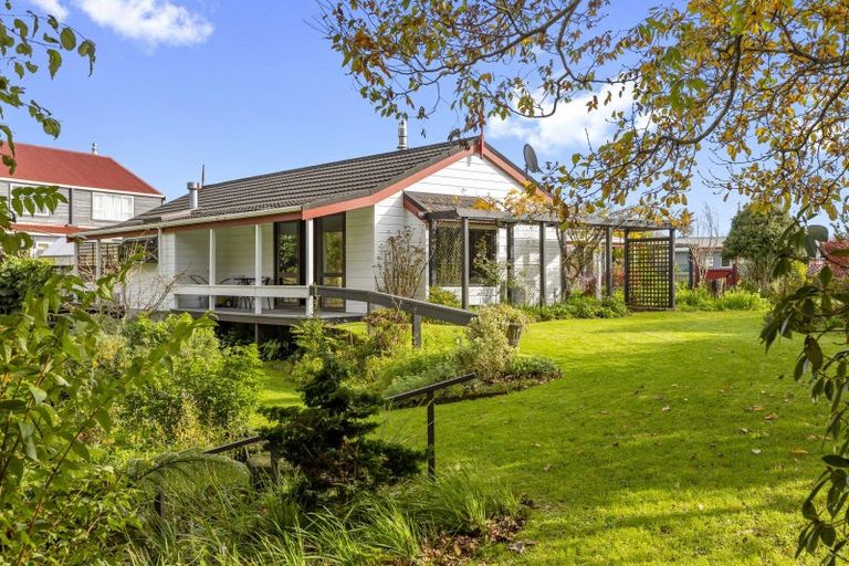 Photo of property in 19 Nikau Street, Inglewood, 4330