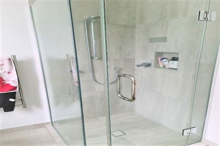 Photo of property in 1/14 Rothesay Bay Road, Rothesay Bay, Auckland, 0630