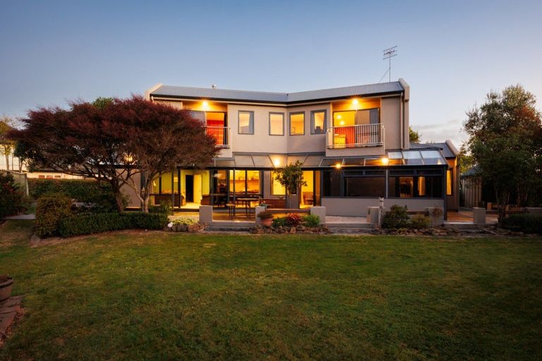 Photo of property in 45 Waicola Drive, Fitzherbert, Palmerston North, 4471