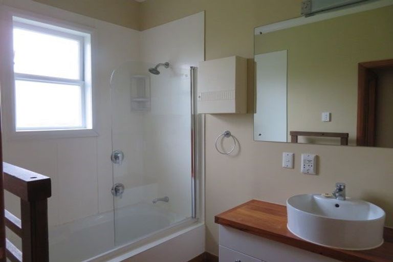 Photo of property in 8 Tirangi Road, Moera, Lower Hutt, 5010