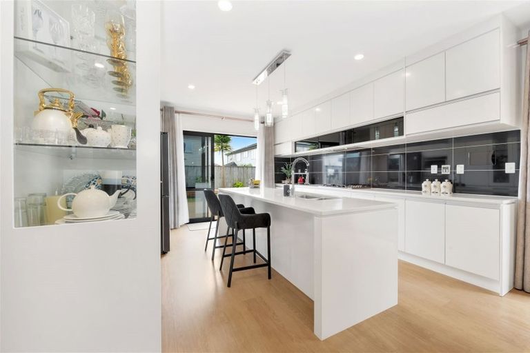 Photo of property in 16 Listack Drive, Flat Bush, Auckland, 2019