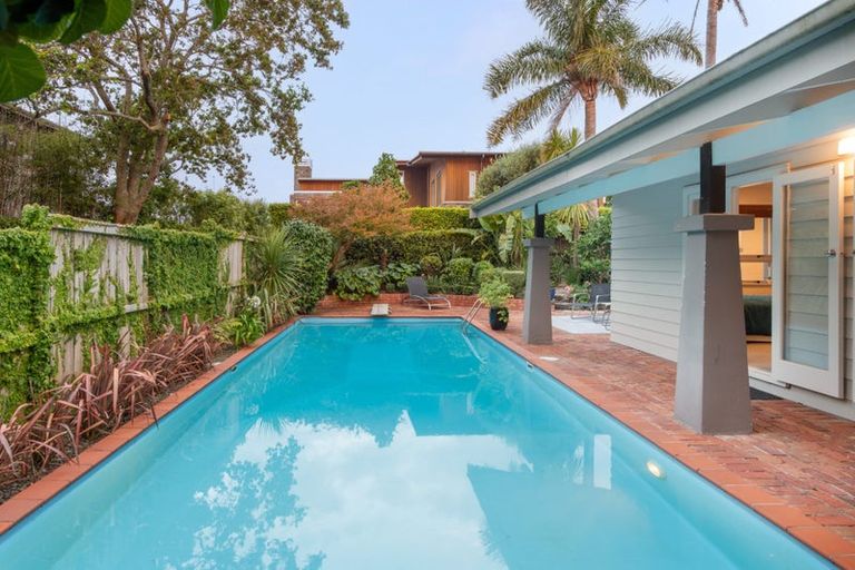 Photo of property in 297 Beach Road, Campbells Bay, Auckland, 0630