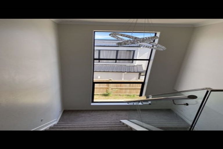 Photo of property in 12 Te Aramanu Crescent, Papakura, 2110