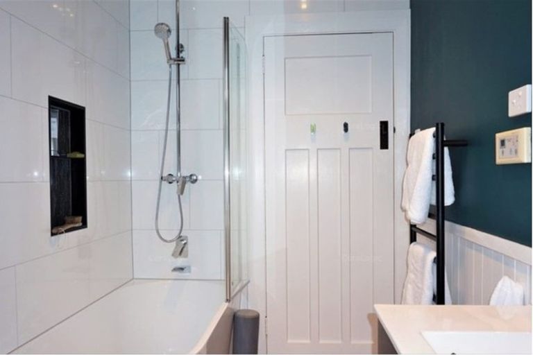 Photo of property in 20 Weraroa Road, Levin, 5510