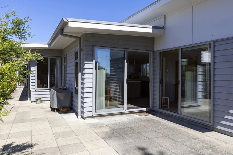 Photo of property in 2/30 Ingle Avenue, Waipahihi, Taupo, 3330