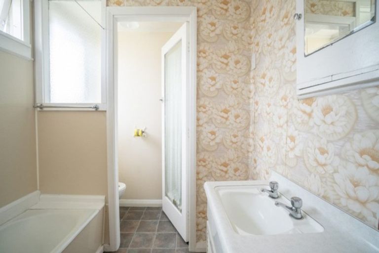 Photo of property in 330 Featherston Street, Palmerston North, 4414