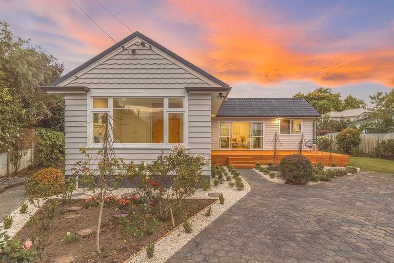Photo of property in 25 Derrett Place, Saint Martins, Christchurch, 8022