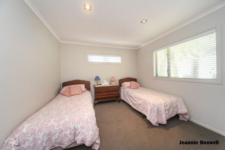Photo of property in 5 Virtue Place, Hokowhitu, Palmerston North, 4410