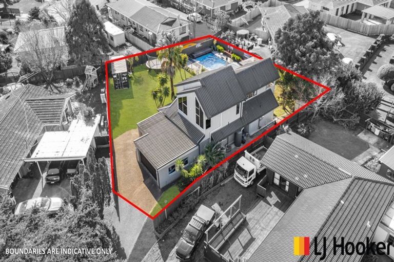 Photo of property in 27 Balgowan Terrace, Conifer Grove, Takanini, 2112