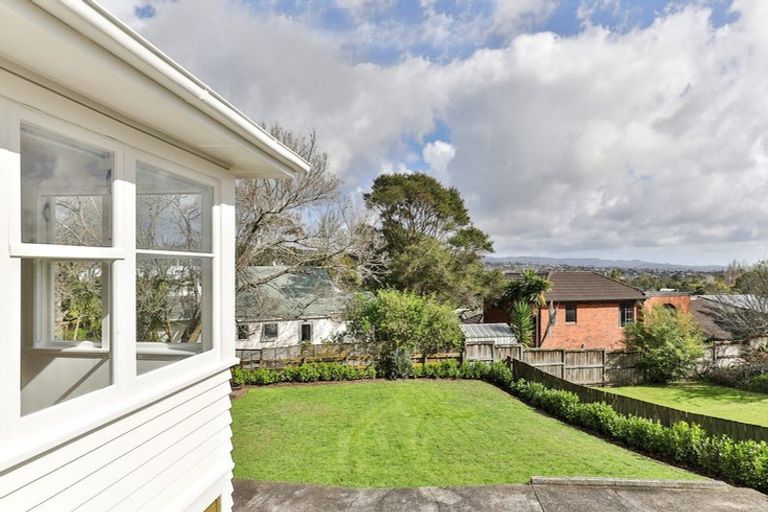 Photo of property in 257 Titirangi Road, Titirangi, Auckland, 0604