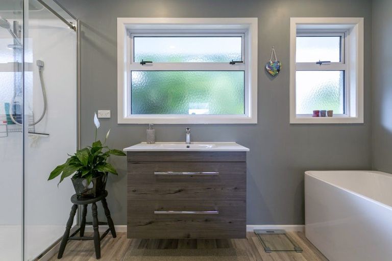 Photo of property in 26 Tremaine Avenue, Two Mile Bay, Taupo, 3330