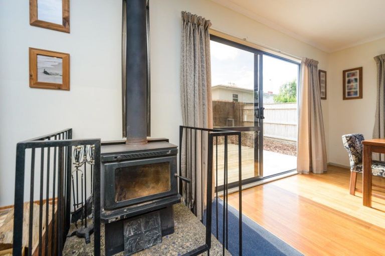 Photo of property in 130 Hillcrest Drive, Kelvin Grove, Palmerston North, 4414