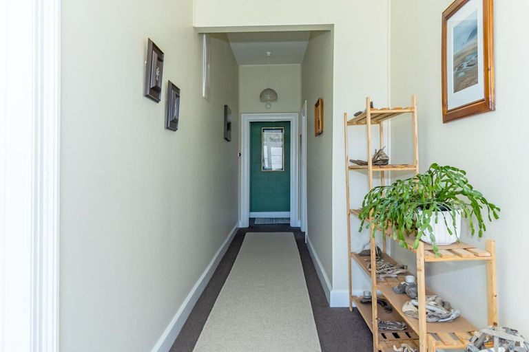 Photo of property in 2 Point Bush Road, Waimate, 7924