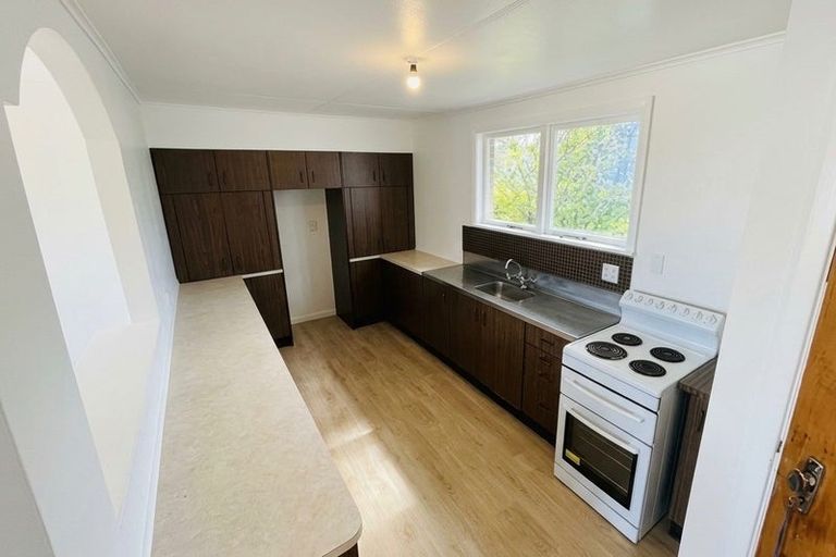 Photo of property in 7 Mahia Place, Kelvin Grove, Palmerston North, 4414