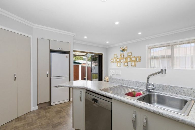 Photo of property in 51 Bonnie Glen Crescent, Ebdentown, Upper Hutt, 5018