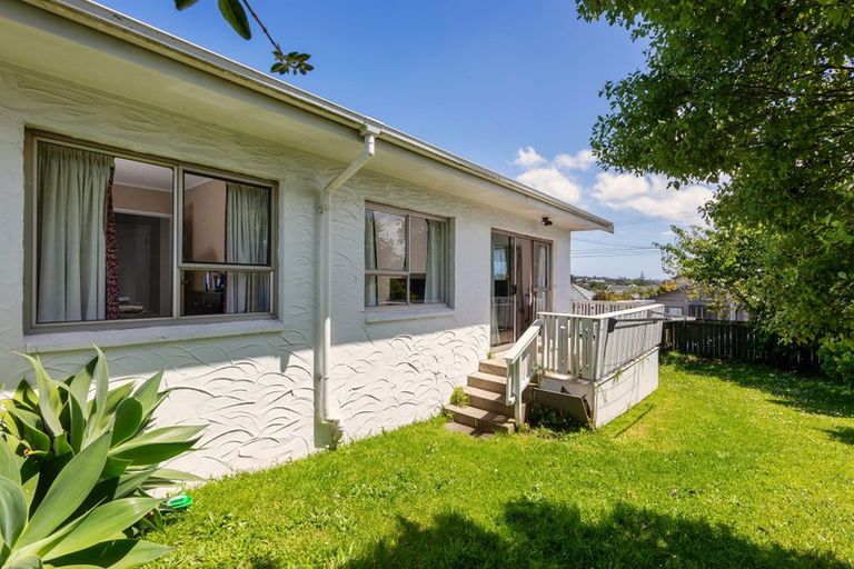 Photo of property in 1/138 Hutchinson Avenue, New Lynn, Auckland, 0600