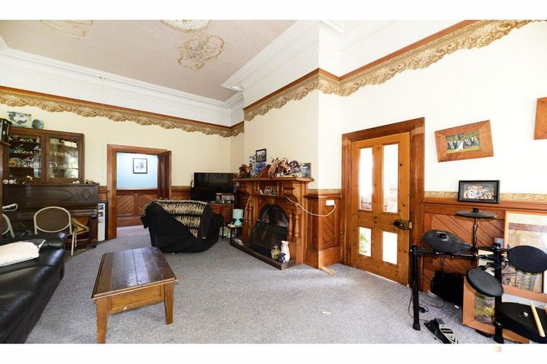 Photo of property in 66 Timaru Road, Waimate, 7924