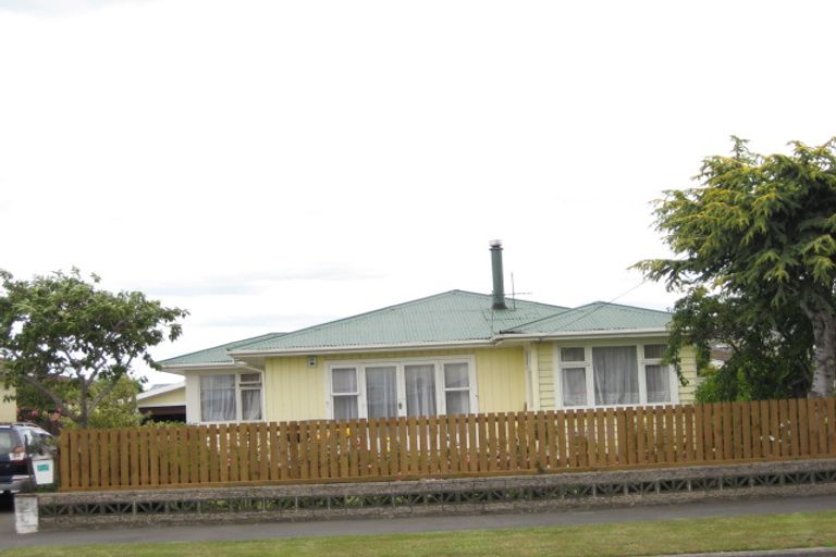 Photo of property in 74 Hargood Street, Woolston, Christchurch, 8062