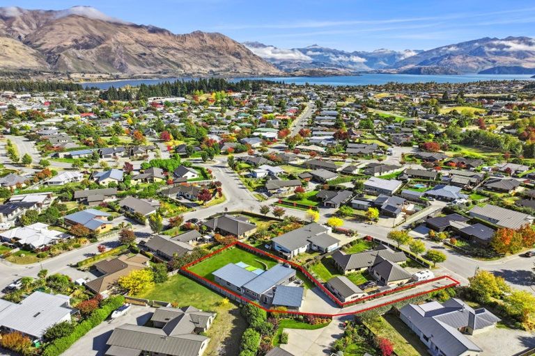 Photo of property in 79 Rob Roy Lane, Wanaka, 9305