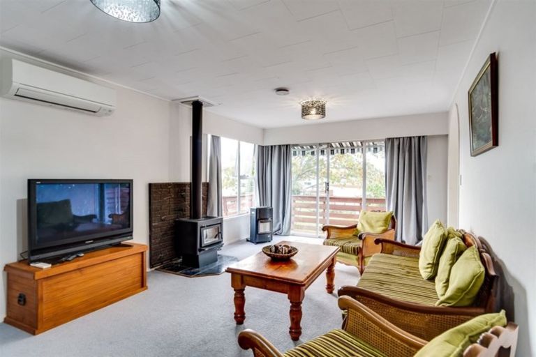 Photo of property in 2 Ashford Place, Havelock North, 4130