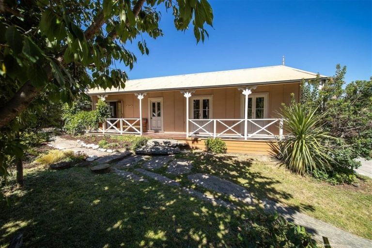 Photo of property in 10 Hamilton Road, Queenstown, 9300