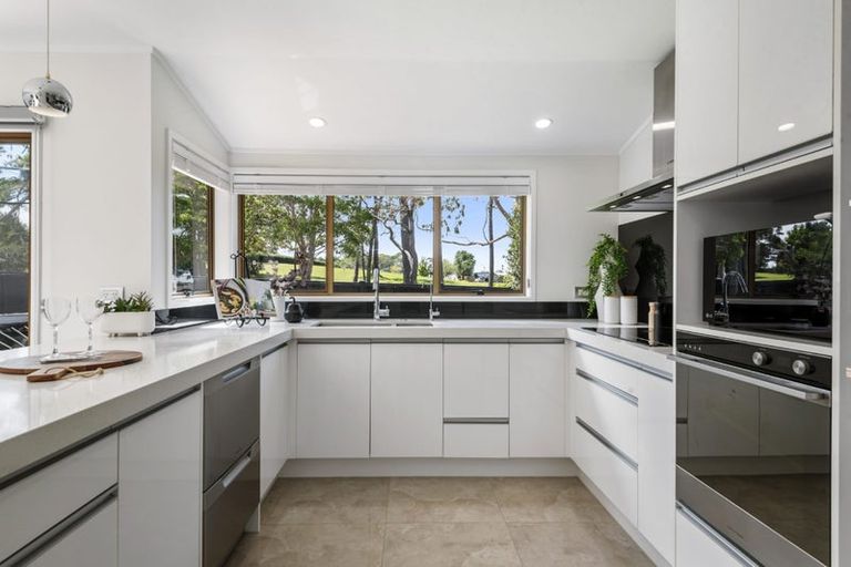 Photo of property in 86 Becroft Drive, Forrest Hill, Auckland, 0620