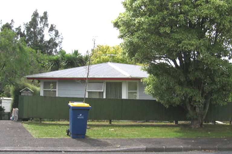 Photo of property in 16 Jillian Drive, Ranui, Auckland, 0612