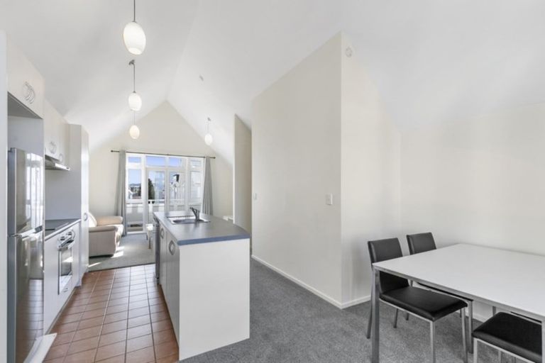 Photo of property in Pirie Street Townhouses, 17/35 Pirie Street, Mount Victoria, Wellington, 6011