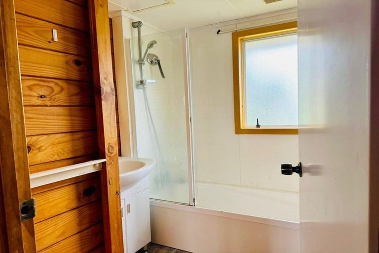 Photo of property in 28a Sandgate Avenue, Botany Downs, Auckland, 2010