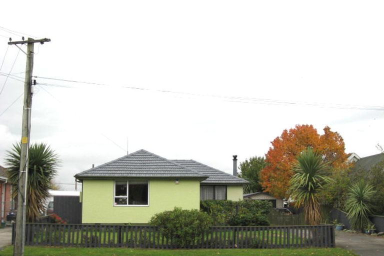 Photo of property in 64 Northcote Road, Northcote, Christchurch, 8052