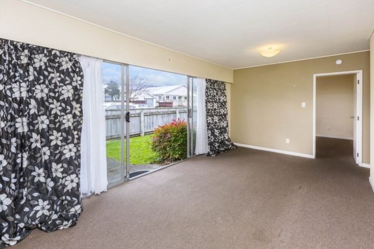 Photo of property in 2/45 Royal Street, Upper Hutt, 5018