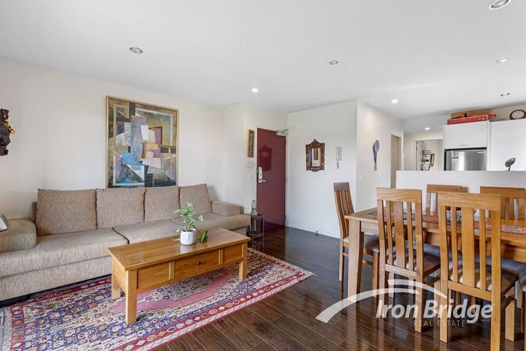 Photo of property in 1/79 Schnapper Rock Road, Schnapper Rock, Auckland, 0632