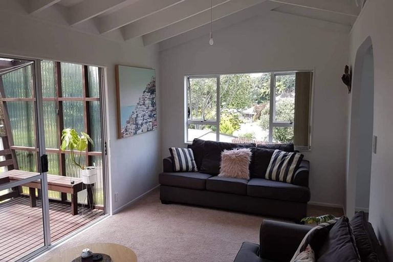 Photo of property in 6c Waterloo Place, Westown, New Plymouth, 4310