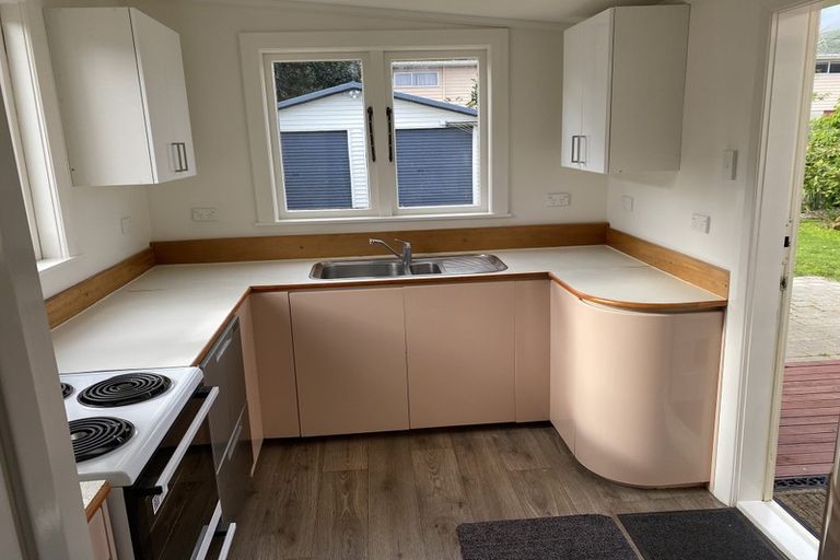 Photo of property in 37 Bristol Square, Hutt Central, Lower Hutt, 5010