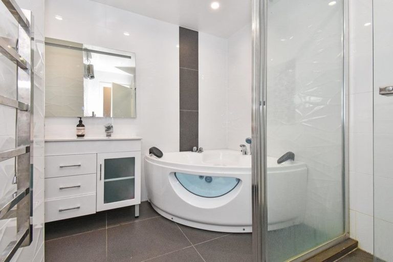 Photo of property in 1/101 Beach Road, Pahurehure, Papakura, 2113