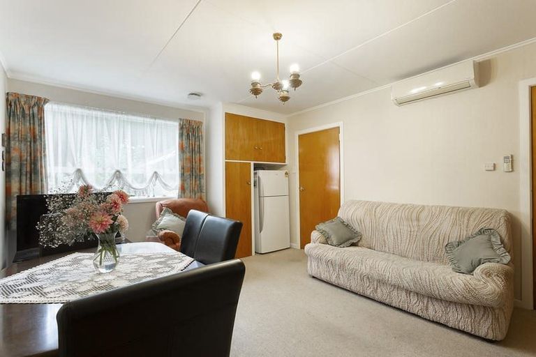 Photo of property in 8 Railway Lane, Outram, 9019