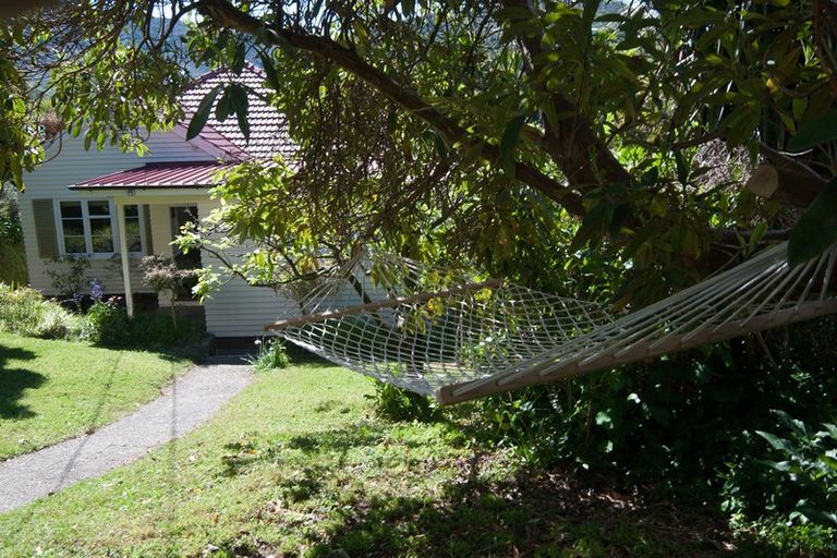 Photo of property in 18 Trelissick Crescent, Ngaio, Wellington, 6035