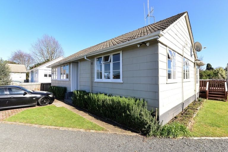 Photo of property in 6 Hume Place, Fairfield, Hamilton, 3214