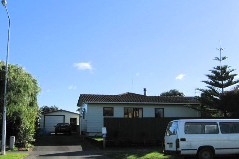 Photo of property in 20 Hicks Crescent, Waikanae Beach, Waikanae, 5036