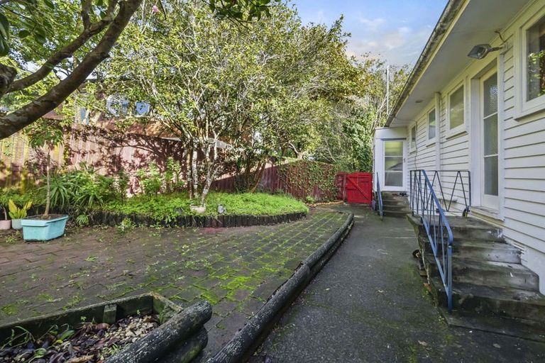 Photo of property in 33 Nevada Avenue, Pakuranga Heights, Auckland, 2010