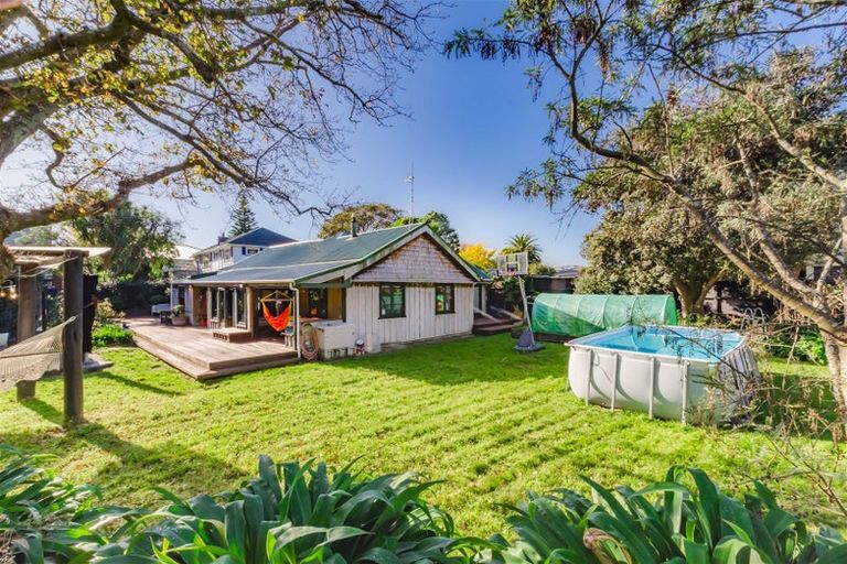 Photo of property in 48 Margaret Road, Raumati Beach, Paraparaumu, 5032