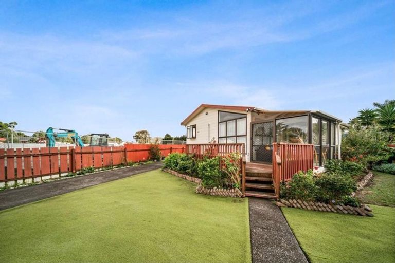 Photo of property in 22 Watchfield Close, Mangere, Auckland, 2022