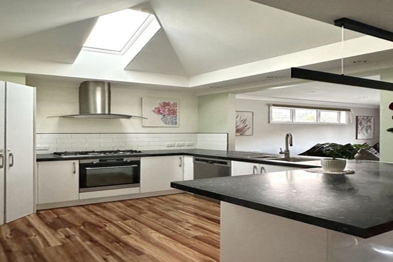 Photo of property in 64 Wellington Road, Wainuiomata, Lower Hutt, 5014