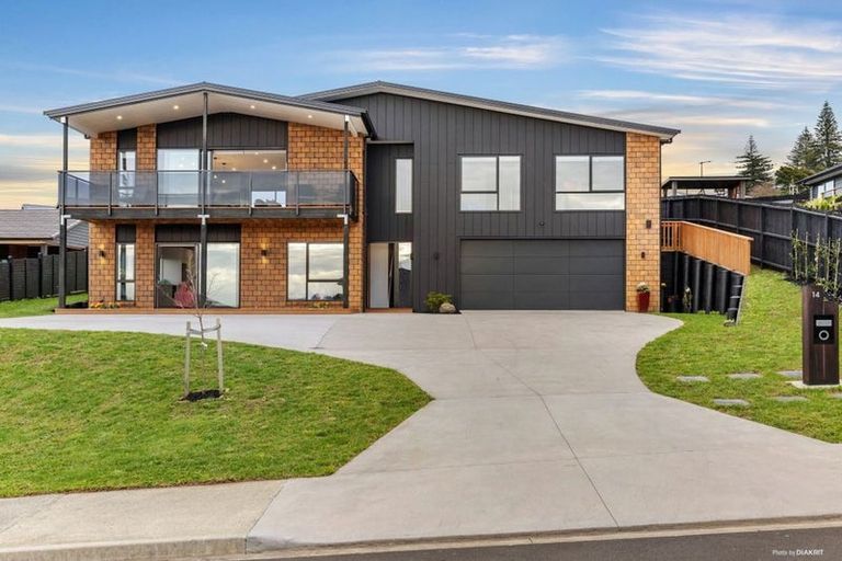 Photo of property in 14 Fisk Road, Pukekohe, 2120