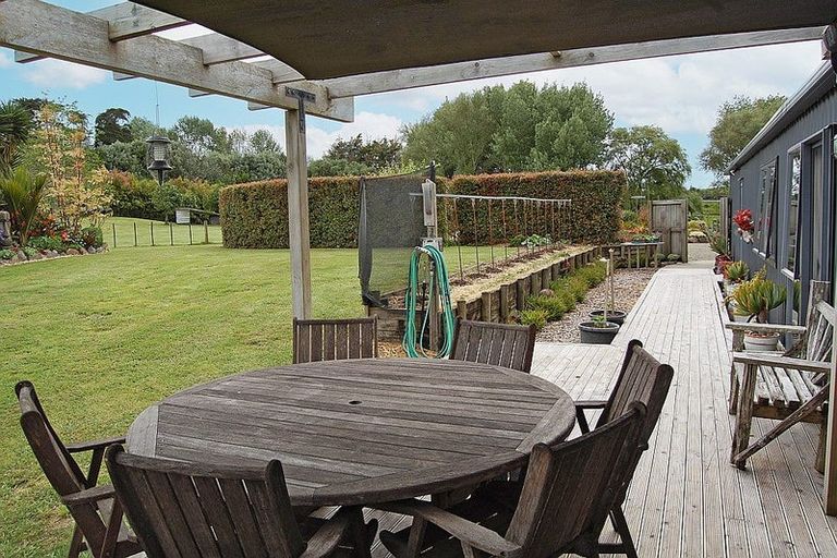 Photo of property in 1104 Oneriri Road, Kaiwaka, 0573
