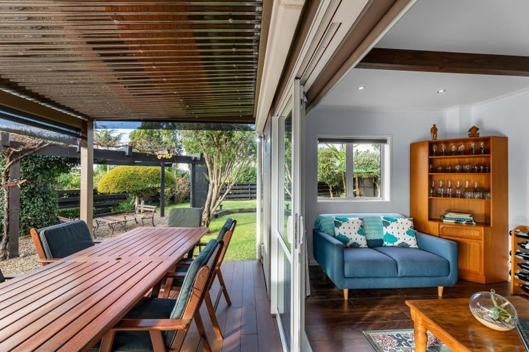 Photo of property in 5 Taihiki Road, Clarks Beach, 2122