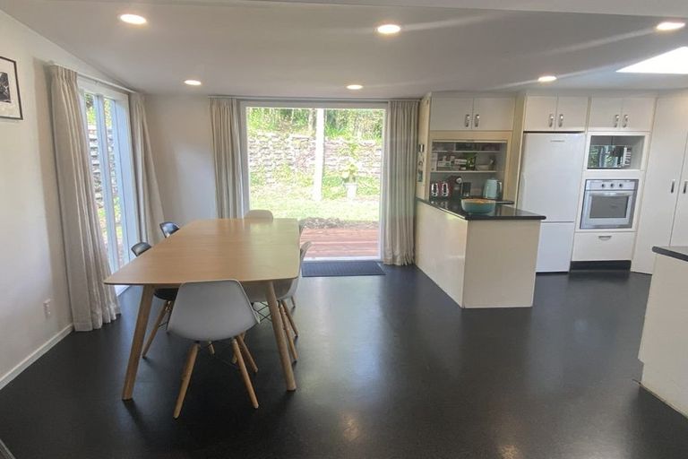 Photo of property in 105 Takahe Road, Titirangi, Auckland, 0604