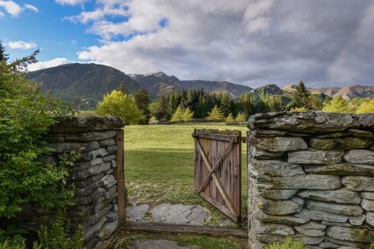 Photo of property in 3 Chalmers Close, Orewa, 0931