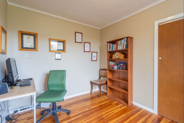 Photo of property in 9 Tararua Street, Paraparaumu, 5032