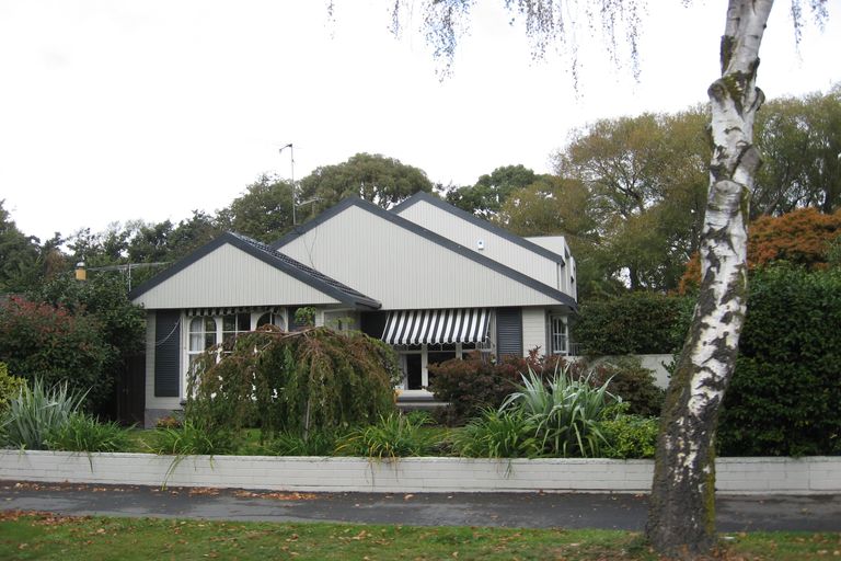 Photo of property in 33 Parkstone Avenue, Ilam, Christchurch, 8041